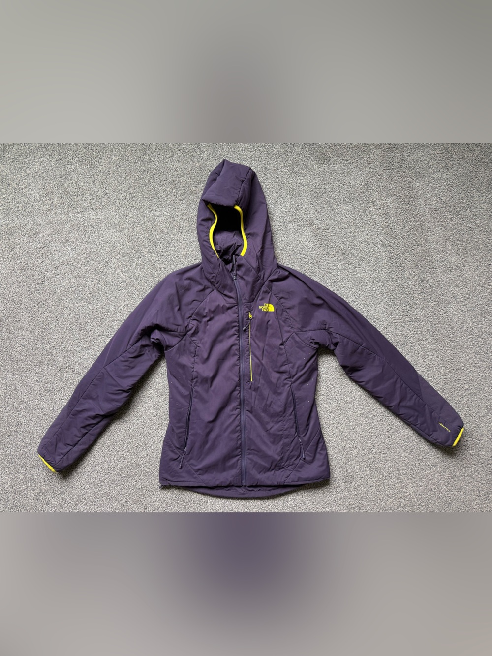 The North Face Women’s Ventrix Jacket in Dark Purple/Yellow Size Small